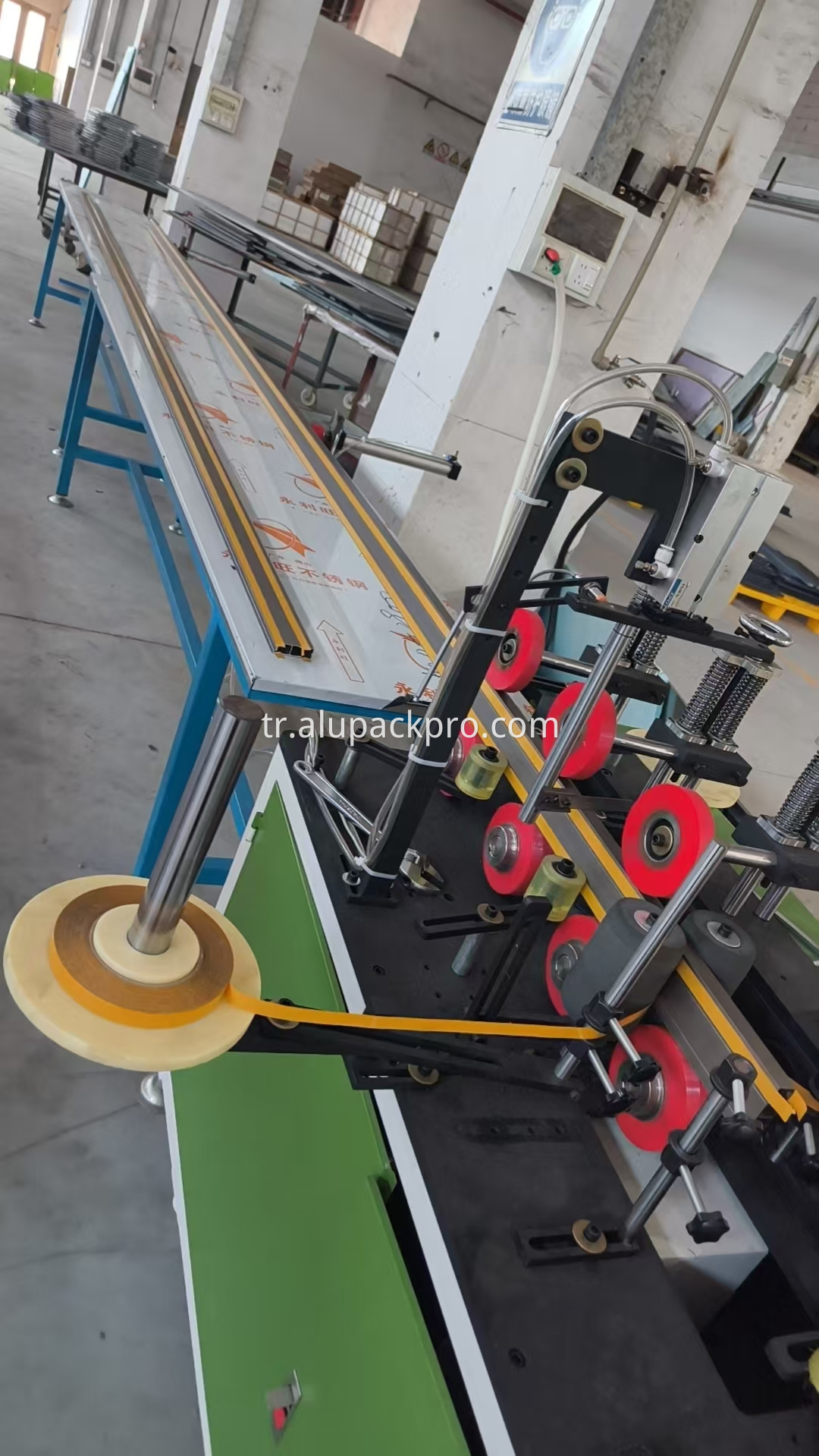 Automatic Tape Applicator